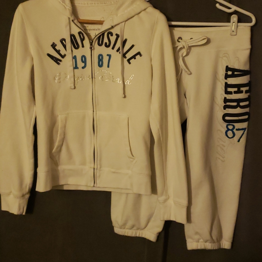 Aeropostale sweat suit